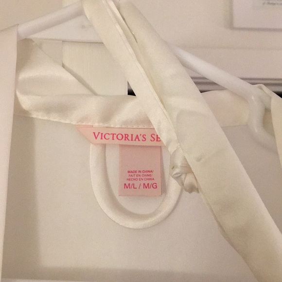 Victoria Secret Robe - Picture 3 of 3